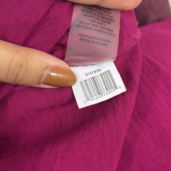 Vince Camuto Flutter Shoulder Crinkle Twill Dress - Picture 6 of 6